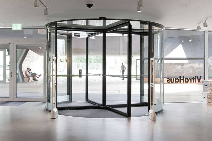 Porte coupe-feu EI60 dans un immeuble de bureaux à Bourgogne, Casablanca