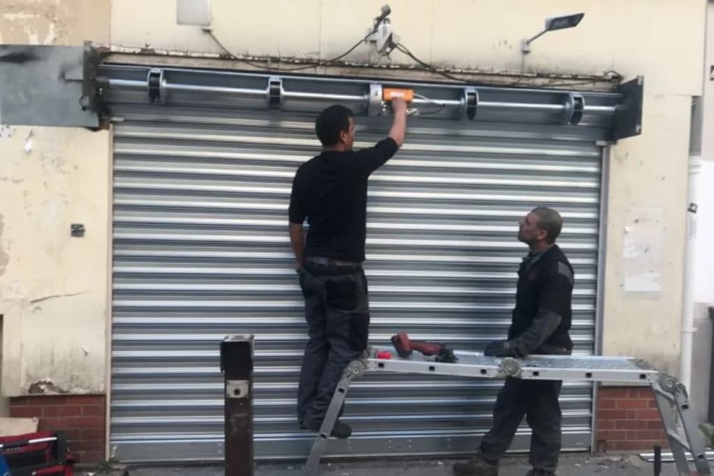 Porte industrielle automatique — Entrepôt Ain Sebaa, Casablanca